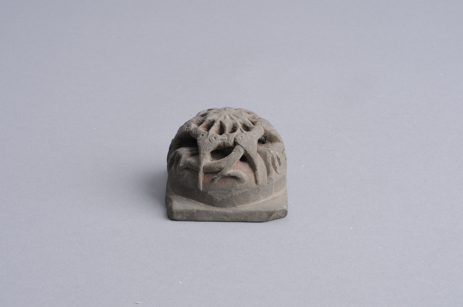 汉镂雕研石